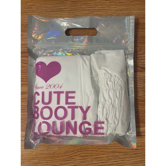 Cute Booty Lounge - Super Charged White - Picture 5 of 5
